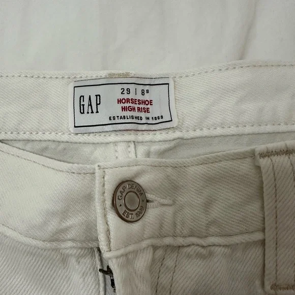GAP High Waist Hourseshoe Soft White Jeans - Picture 2 of 6